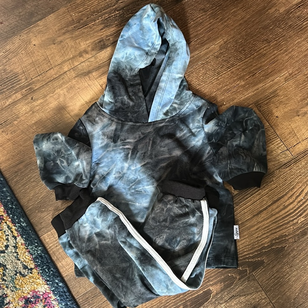 NWT Toddler sweat suit 18-24months